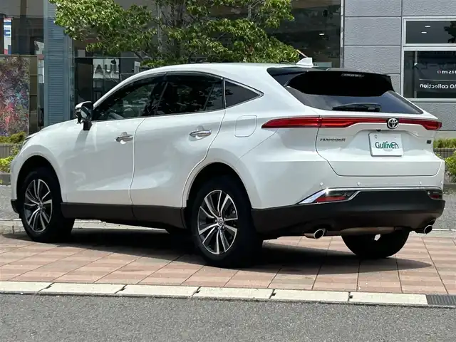 トヨタ ハリアー ハイブリッド G 福島県 2023(令5)年 3.6万km プラチナホワイトパールマイカ 4WD/純正ディスプレイオーディオ/【フルセグTV/BT/Miracast/USB/AM/FM】/デジタルインナーミラー/電動リアゲート/ハーフレザーシート/本革ステアリング/LEDヘッドライト(AUTO付)/フォグランプ/テレビキット/バックカメラ/ETC2.0/トヨタセーフティー/・レーダークルーズコントロール/・車線逸脱防止システム/・衝突軽減ブレーキ/・オートハイビーム/・パーキングアシスト/・ブラインドスポットモニター/・クリアランスソナー/横滑り防止装置/純正ドアバイザー/純正フロアマット/保証・取説