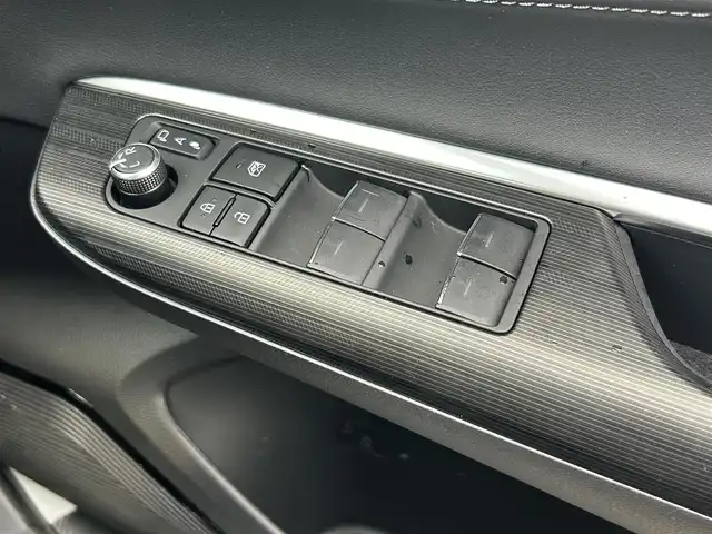 トヨタ ハリアー ハイブリッド G 福島県 2023(令5)年 3.6万km プラチナホワイトパールマイカ 4WD/純正ディスプレイオーディオ/【フルセグTV/BT/Miracast/USB/AM/FM】/デジタルインナーミラー/電動リアゲート/ハーフレザーシート/本革ステアリング/LEDヘッドライト(AUTO付)/フォグランプ/テレビキット/バックカメラ/ETC2.0/トヨタセーフティー/・レーダークルーズコントロール/・車線逸脱防止システム/・衝突軽減ブレーキ/・オートハイビーム/・パーキングアシスト/・ブラインドスポットモニター/・クリアランスソナー/横滑り防止装置/純正ドアバイザー/純正フロアマット/保証・取説