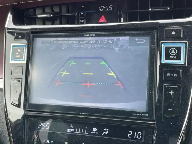 トヨタ ハリアー ハイブリッド プレミアム 道央・札幌 2015(平27)年 13.2万km ホワイトパールクリスタルシャイン ４WD/ワンオーナー/寒冷地仕様/社外SDナビ/CD/DVD/BT/フルセグ/横滑り防止装置/クルーズコントロール/レーンキープアシスト/バックカメラ/ビルトインETC/EVMODE/ECOMODE/ワイパーデアイサー/自動防眩ミラー/サンルーフ/パワーバックドア/D席パワーシート/ハーフレザーシート/革巻きウッドコンビステアリング/ステアリングリモコン/MTモード付AT/プッシュスタート/スマートキー/LEDヘッドライト/オートライト/フォグランプ/電動格納ミラー/ウィンカーミラー/純正フロアマット/スペアキー