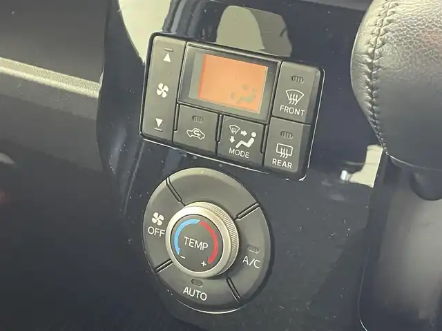 ダイハツ ウェイク G ターボ SA Ⅲ 群馬県 2018(平30)年 7万km パールホワイトⅢ /オフビートカーキM 純正ナビ　フルセグ　Bluetooth　全方位カメラ　両側パワースライドドア　衝突軽減システム　オートマチックハイビーム　横滑り防止装置　アイドリングストップ　ドライブレコーダー　ETC　オートライト