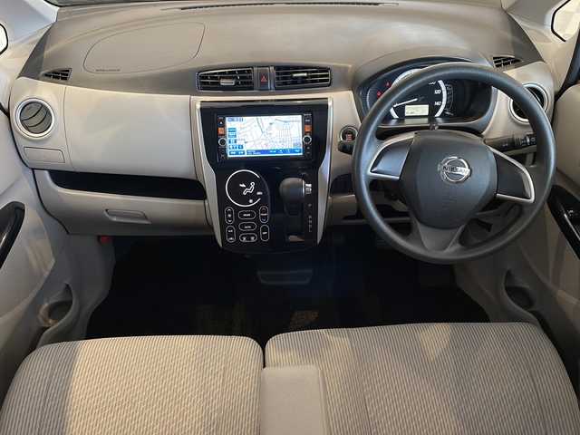 日産 デイズ X Vセレ +SeftyⅡ 福井県 2015(平27)年 4.8万km シリカグリーン 純正７インチナビ(MC314D-W)/フルセグTV／Ｂｌｕｅｔｏｏｔｈ／ＣＤ／ＤＶＤ／ＡＵＸ/アラウンドビューモニター/前後ドライブレコーダー/エマージェンシーブレーキ/アイドリングストップ/ＥＴＣ/ホイール付きサマータイヤ車載/スマートキー/プッシュスタート/電動格納ウインカーミラー/ドアバイザー