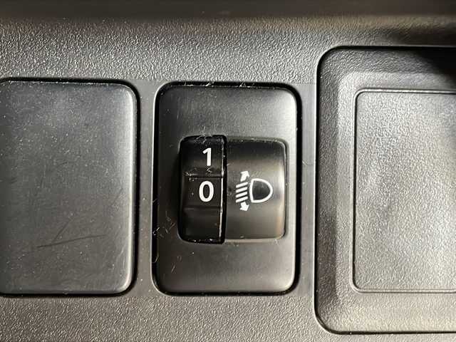 日産 デイズ X Vセレ +SeftyⅡ 福井県 2015(平27)年 4.8万km シリカグリーン 純正７インチナビ(MC314D-W)/フルセグTV／Ｂｌｕｅｔｏｏｔｈ／ＣＤ／ＤＶＤ／ＡＵＸ/アラウンドビューモニター/前後ドライブレコーダー/エマージェンシーブレーキ/アイドリングストップ/ＥＴＣ/ホイール付きサマータイヤ車載/スマートキー/プッシュスタート/電動格納ウインカーミラー/ドアバイザー