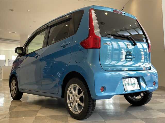 日産 デイズ X Vセレ +SeftyⅡ 福井県 2015(平27)年 4.8万km シリカグリーン 純正７インチナビ(MC314D-W)/フルセグTV／Ｂｌｕｅｔｏｏｔｈ／ＣＤ／ＤＶＤ／ＡＵＸ/アラウンドビューモニター/前後ドライブレコーダー/エマージェンシーブレーキ/アイドリングストップ/ＥＴＣ/ホイール付きサマータイヤ車載/スマートキー/プッシュスタート/電動格納ウインカーミラー/ドアバイザー