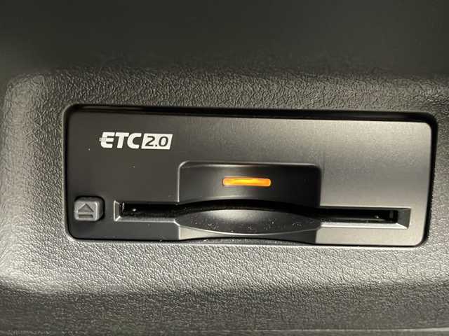 日産 エクストレイル G e－4ORCE 茨城県 2022(令4)年 1.8万km ダイヤモンドブラック 純正ナビ/・バックカメラ（全方位モニター）/・Bluetooth接続/・フルセグテレビ/・USB入力端子/ETC/ドライブレコーダー/パワーシート/純正ホイール/純正フロアマット/LEDヘッドライト/コーナーセンサー/プロパイロット/フロントフォグ/スマートルームミラー/ステアリングヒーター/オートブレーキホールド/置くだけ充電器