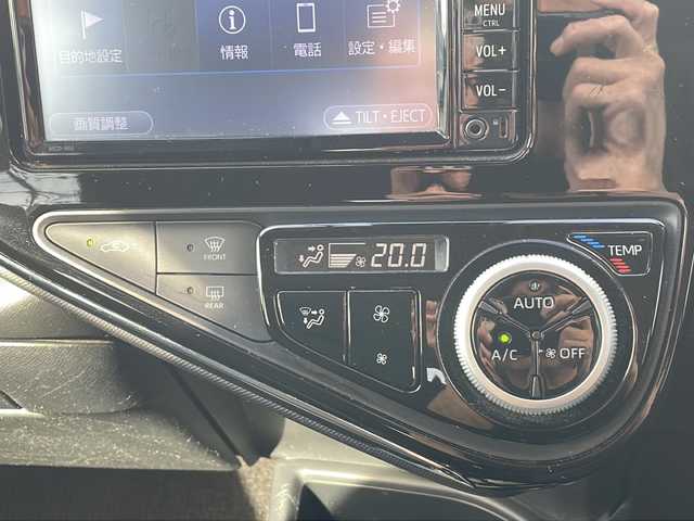 トヨタ アクア S スタイルブラック 三重県 2018(平30)年 4.3万km ホワイトパールクリスタルシャイン 禁煙　/純正ナビ/バックカメラ/純正ドラレコ/ETC/レーンキープアシスト/プリクラッシュ/ステアリングスイッチ/オートライト/オートハイビーム/ヘッドライトレベライザー/コーナーポール/電動格納ミラー