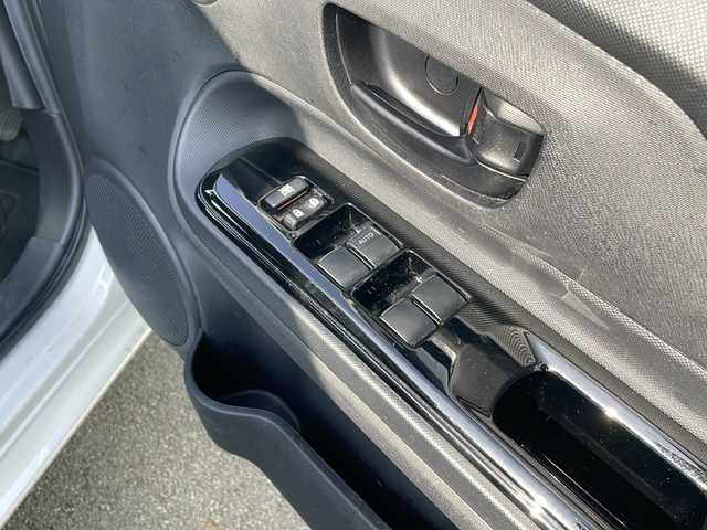 トヨタ アクア S スタイルブラック 三重県 2018(平30)年 4.3万km ホワイトパールクリスタルシャイン 禁煙　/純正ナビ/バックカメラ/純正ドラレコ/ETC/レーンキープアシスト/プリクラッシュ/ステアリングスイッチ/オートライト/オートハイビーム/ヘッドライトレベライザー/コーナーポール/電動格納ミラー