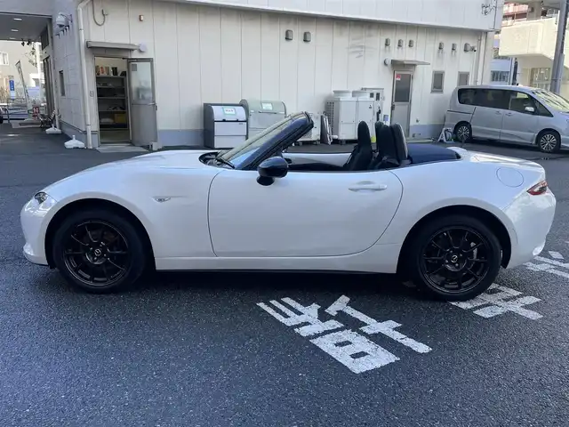 マツダ ロードスター 990S 神奈川県 2022(令4)年 2万km スノーフレイクホワイトパールマイカ オープンカー（手動）/6速MT/純正オーディオ/ビルトインETC/LEDヘッドライト/プッシュスタート/スマートキー/衝突軽減ブレーキ/車線逸脱警報/コーナーセンサー/BSM/Wエアバッグ/ABS/横滑り防止装置/RAYS鍛造16インチAW/Bremboブレーキ/新車時保証書/取扱説明書/スペアキー