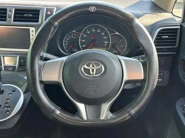 トヨタ ラクティス G 静岡県 2010(平22)年 14.2万km シルバーM エンジンスタートボタン/パワーステアリング/パワーウィンドウ/スマートキー/オートエアコン/CD/CDチェンジャー/バックカメラ/TV（ワンセグ）/純正SDナビ/純正フロアマット/布シート/ABS/オートライト/Wエアバッグ