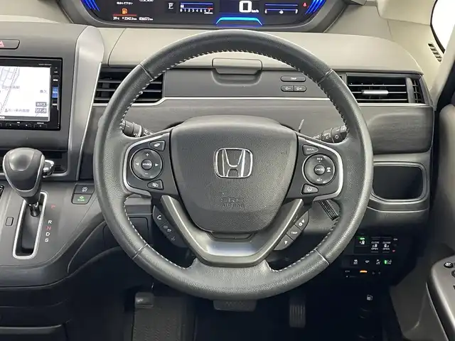 ホンダ フリード G ホンダセンシング 埼玉県 2018(平30)年 3.7万km コバルトブルーパール 純正7インチナビ/ CD DVD フルセグTV Bluetooth/純正11.6インチフリップダウンモニター/バックカメラ/ホンダセンシング/衝突軽減ブレーキ/レーンキープアシスト/クルーズコントロール/先行車発進お知らせ機能/両側パワースライドドア/左側ハンズフリースライドドア/ハーフレザーシート/LEDオートライト/スマートキー/ETC