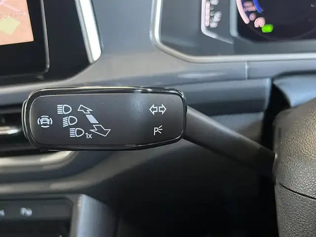 フォルクスワーゲン ＶＷ Ｔ－ロック TDI スタイル 山形県 2023(令5)年 2.5万km 緑 ディスカバープロパッケージ/純正ナビ/・Bluetooth/USB/AppleCarPlay/AndroidAuto/バックカメラ/パークアシスト/アダプティブクルーズコントロール/レーンキープアシスト/ブラインドスポットアシスト/アクティブブレーキアシスト/デジタルコックピット/オートホールド/純正LEDオートライト/ダイナミックライトアシスト/リヤトラフィックアラート/スピードリミッター/パドルシフト/社外ドライブレコーダー (前後)