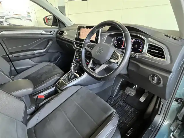 フォルクスワーゲン ＶＷ Ｔ－ロック TDI スタイル 山形県 2023(令5)年 2.5万km 緑 ディスカバープロパッケージ/純正ナビ/・Bluetooth/USB/AppleCarPlay/AndroidAuto/バックカメラ/パークアシスト/アダプティブクルーズコントロール/レーンキープアシスト/ブラインドスポットアシスト/アクティブブレーキアシスト/デジタルコックピット/オートホールド/純正LEDオートライト/ダイナミックライトアシスト/リヤトラフィックアラート/スピードリミッター/パドルシフト/社外ドライブレコーダー (前後)