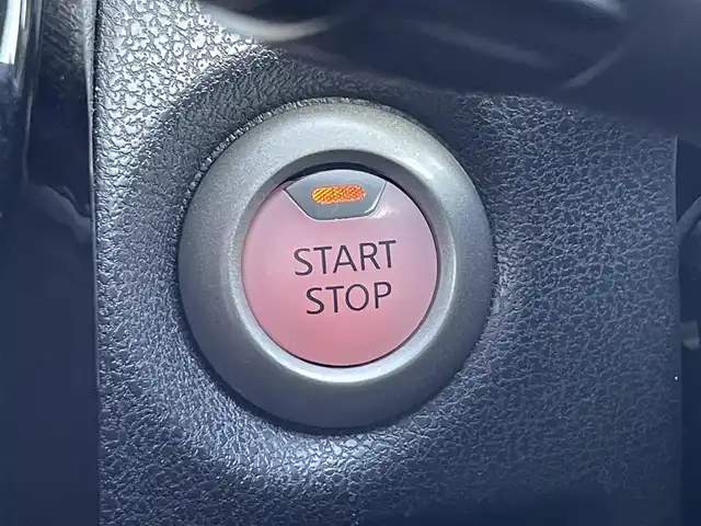 日産 ノート e－パワー X 和歌山県 2016(平28)年 9.7万km スーパーブラック (株)IDOMが運営する【じしゃロン和歌山店】の自社ローン専用車両になります。こちらは現金またはオートローンご利用時の価格です。自社ローンご希望の方は別途その旨お申付け下さい/純正ナビゲーション/型番：MJ116D-W/【CD/SD/AUX/BT/TV】/衝突被害軽減ブレーキ/HIDオートライト/純正フロアマット/純正ドアバイザー