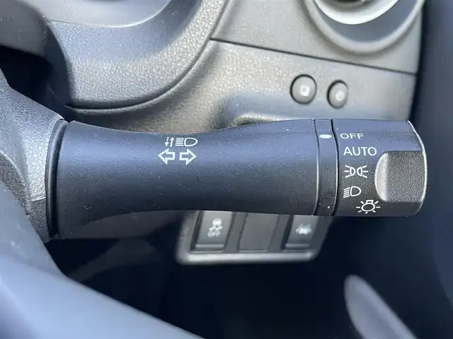 日産 ノート e－パワー X 和歌山県 2016(平28)年 9.7万km スーパーブラック (株)IDOMが運営する【じしゃロン和歌山店】の自社ローン専用車両になります。こちらは現金またはオートローンご利用時の価格です。自社ローンご希望の方は別途その旨お申付け下さい/純正ナビゲーション/型番：MJ116D-W/【CD/SD/AUX/BT/TV】/衝突被害軽減ブレーキ/HIDオートライト/純正フロアマット/純正ドアバイザー