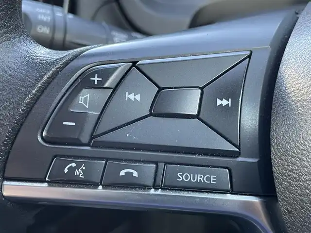 日産 ノート e－パワー X 和歌山県 2016(平28)年 9.7万km スーパーブラック (株)IDOMが運営する【じしゃロン和歌山店】の自社ローン専用車両になります。こちらは現金またはオートローンご利用時の価格です。自社ローンご希望の方は別途その旨お申付け下さい/純正ナビゲーション/型番：MJ116D-W/【CD/SD/AUX/BT/TV】/衝突被害軽減ブレーキ/HIDオートライト/純正フロアマット/純正ドアバイザー