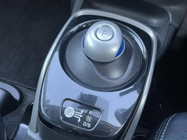 日産 ノート e－パワー X 和歌山県 2016(平28)年 9.7万km スーパーブラック (株)IDOMが運営する【じしゃロン和歌山店】の自社ローン専用車両になります。こちらは現金またはオートローンご利用時の価格です。自社ローンご希望の方は別途その旨お申付け下さい/純正ナビゲーション/型番：MJ116D-W/【CD/SD/AUX/BT/TV】/衝突被害軽減ブレーキ/HIDオートライト/純正フロアマット/純正ドアバイザー