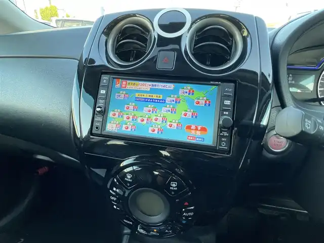 日産 ノート e－パワー X 和歌山県 2016(平28)年 9.7万km スーパーブラック (株)IDOMが運営する【じしゃロン和歌山店】の自社ローン専用車両になります。こちらは現金またはオートローンご利用時の価格です。自社ローンご希望の方は別途その旨お申付け下さい/純正ナビゲーション/型番：MJ116D-W/【CD/SD/AUX/BT/TV】/衝突被害軽減ブレーキ/HIDオートライト/純正フロアマット/純正ドアバイザー