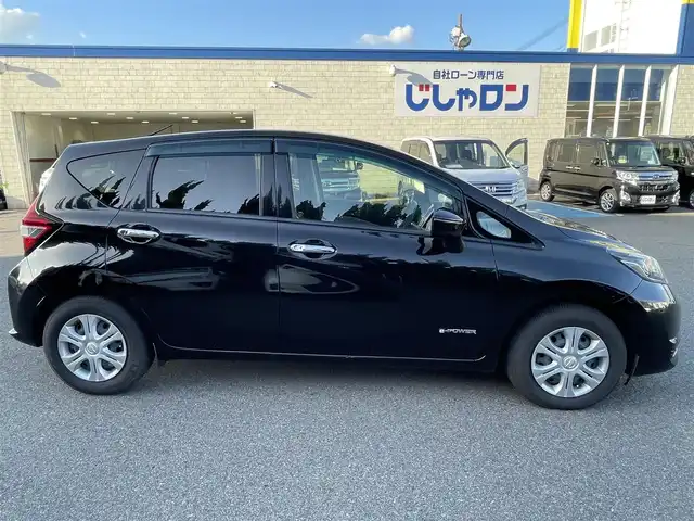 日産 ノート e－パワー X 和歌山県 2016(平28)年 9.7万km スーパーブラック (株)IDOMが運営する【じしゃロン和歌山店】の自社ローン専用車両になります。こちらは現金またはオートローンご利用時の価格です。自社ローンご希望の方は別途その旨お申付け下さい/純正ナビゲーション/型番：MJ116D-W/【CD/SD/AUX/BT/TV】/衝突被害軽減ブレーキ/HIDオートライト/純正フロアマット/純正ドアバイザー