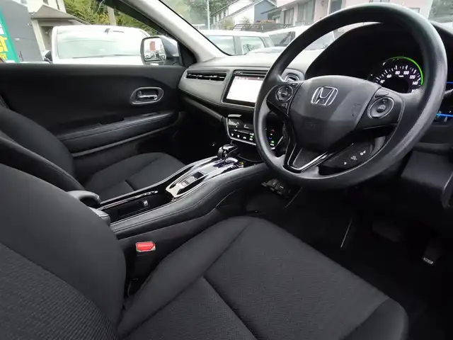 ホンダ ヴェゼル ハイブリッド 熊本県 2014(平26)年 9.7万km ホワイトオーキッドパール 純正ナビ/【フルセグTV/Bluetooth/CD/DVD】/バックカメラ/クルーズコントロール/プッシュスタート/スマートキー/ウィンカーミラー/ブレーキホールド/ステアリングスイッチ/ドライブレコーダー/ビルトインETC/横滑り防止装置/ABS/盗難防止装置/保証書/スペアキー
