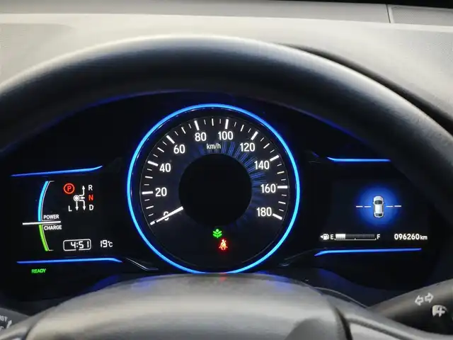 ホンダ ヴェゼル ハイブリッド 熊本県 2014(平26)年 9.7万km ホワイトオーキッドパール 純正ナビ/【フルセグTV/Bluetooth/CD/DVD】/バックカメラ/クルーズコントロール/プッシュスタート/スマートキー/ウィンカーミラー/ブレーキホールド/ステアリングスイッチ/ドライブレコーダー/ビルトインETC/横滑り防止装置/ABS/盗難防止装置/保証書/スペアキー