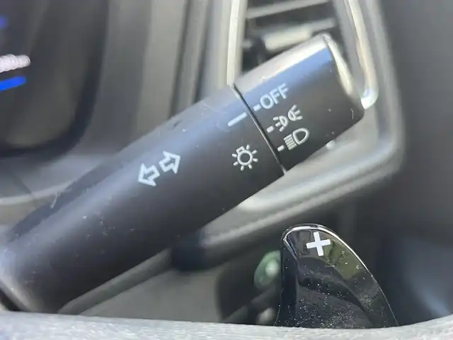 ホンダ ヴェゼル ハイブリッド 栃木県 2014(平26)年 9.7万km ホワイトオーキッドパール (株)IDOMが運営する【じしゃロン宇都宮店】の自社ローン対象車両になります。こちらは現金ご利用時の価格です。自社ローンご希望の方は別途その旨お申付け下さい。/純正ナビ/【フルセグTV/Bluetooth/CD/DVD】/バックカメラ/クルーズコントロール/プッシュスタート/スマートキー/ウィンカーミラー/ブレーキホールド/ステアリングスイッチ/ドライブレコーダー/ビルトインETC/横滑り防止装置/ABS/盗難防止装置/保証書/スペアキー