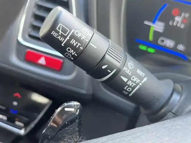 ホンダ ヴェゼル ハイブリッド 栃木県 2014(平26)年 9.7万km ホワイトオーキッドパール (株)IDOMが運営する【じしゃロン宇都宮店】の自社ローン対象車両になります。こちらは現金ご利用時の価格です。自社ローンご希望の方は別途その旨お申付け下さい。/純正ナビ/【フルセグTV/Bluetooth/CD/DVD】/バックカメラ/クルーズコントロール/プッシュスタート/スマートキー/ウィンカーミラー/ブレーキホールド/ステアリングスイッチ/ドライブレコーダー/ビルトインETC/横滑り防止装置/ABS/盗難防止装置/保証書/スペアキー