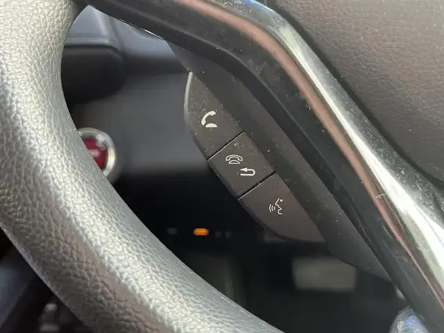 ホンダ ヴェゼル ハイブリッド 栃木県 2014(平26)年 9.7万km ホワイトオーキッドパール (株)IDOMが運営する【じしゃロン宇都宮店】の自社ローン対象車両になります。こちらは現金ご利用時の価格です。自社ローンご希望の方は別途その旨お申付け下さい。/純正ナビ/【フルセグTV/Bluetooth/CD/DVD】/バックカメラ/クルーズコントロール/プッシュスタート/スマートキー/ウィンカーミラー/ブレーキホールド/ステアリングスイッチ/ドライブレコーダー/ビルトインETC/横滑り防止装置/ABS/盗難防止装置/保証書/スペアキー