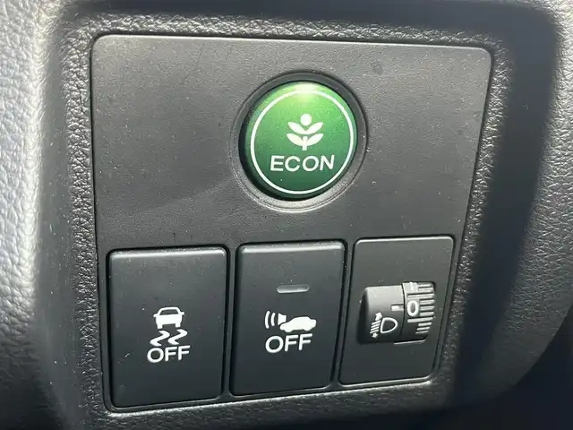 ホンダ ヴェゼル ハイブリッド 栃木県 2014(平26)年 9.7万km ホワイトオーキッドパール (株)IDOMが運営する【じしゃロン宇都宮店】の自社ローン対象車両になります。こちらは現金ご利用時の価格です。自社ローンご希望の方は別途その旨お申付け下さい。/純正ナビ/【フルセグTV/Bluetooth/CD/DVD】/バックカメラ/クルーズコントロール/プッシュスタート/スマートキー/ウィンカーミラー/ブレーキホールド/ステアリングスイッチ/ドライブレコーダー/ビルトインETC/横滑り防止装置/ABS/盗難防止装置/保証書/スペアキー