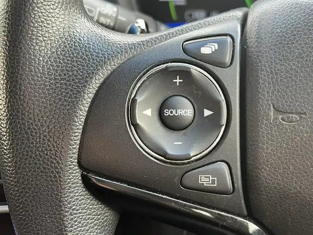 ホンダ ヴェゼル ハイブリッド 栃木県 2014(平26)年 9.7万km ホワイトオーキッドパール (株)IDOMが運営する【じしゃロン宇都宮店】の自社ローン対象車両になります。こちらは現金ご利用時の価格です。自社ローンご希望の方は別途その旨お申付け下さい。/純正ナビ/【フルセグTV/Bluetooth/CD/DVD】/バックカメラ/クルーズコントロール/プッシュスタート/スマートキー/ウィンカーミラー/ブレーキホールド/ステアリングスイッチ/ドライブレコーダー/ビルトインETC/横滑り防止装置/ABS/盗難防止装置/保証書/スペアキー