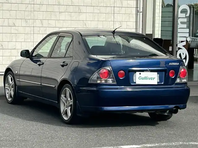 トヨタ アルテッツァ RS200 Zエディション 埼玉県 2004(平16)年 9.4万km ダークブルーマイカM オーディオ（AM/FM/CD/MD）/純正17インチAW/純正ドアバイザー/純正フロアマット/MT付きAT/純正トランクマット/スペアキー1本/リモコンキー/保証書
