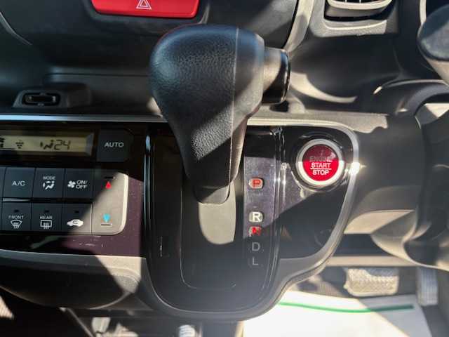 ホンダ Ｎ ＢＯＸ G Lパッケージ 大阪府 2017(平29)年 6万km クリスタルブラックパール 社外ナビ/バックカメラ/片側パワースライドドア/デジタルミラー/ミラー一体型ドラレコ/ビルトインETC/ステアリングスイッチ/横滑り防止装置/ドアバイザー/プッシュスタート/スマートキー