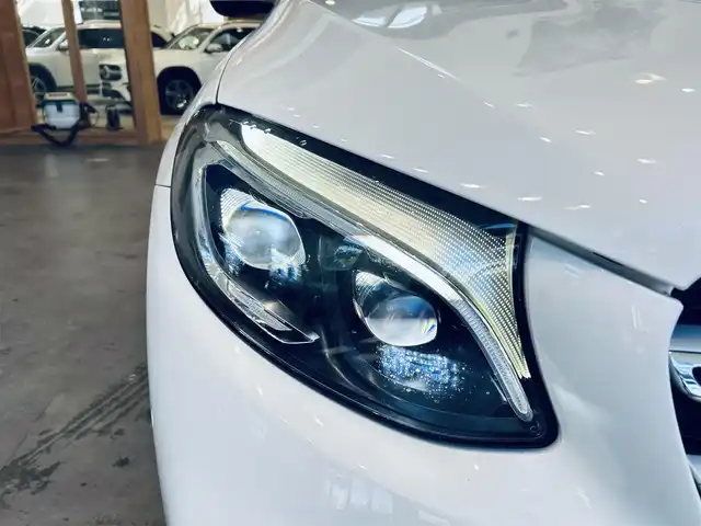 メルセデス・ベンツ ＧＬＣ２５０ 4マチック スポーツ 大阪府 2016(平28)年 6.6万km ポーラホワイト レーダーセーフティ/HUD/ACC/純正ナビ/TV/360度カメラ/純正19インチAW/LEDヘッドライト/電動リアゲート/ブラインドスポット/ルーフレール/パドルシフト/ハーフ革/メモリ付きパワーシート/シートヒーター