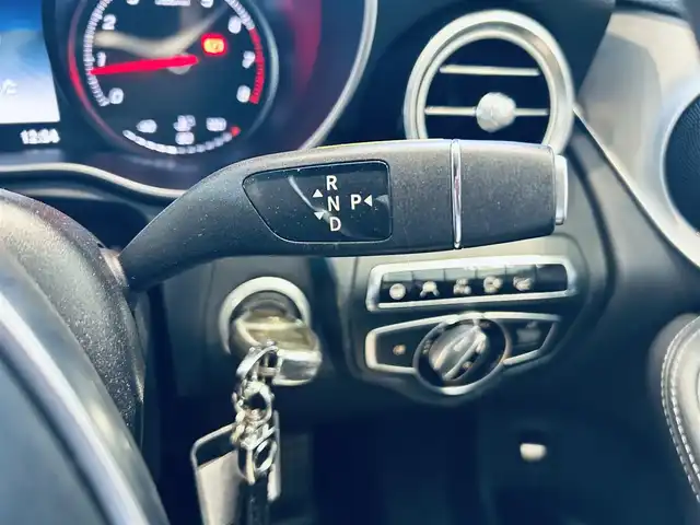 メルセデス・ベンツ ＧＬＣ２５０ 4マチック スポーツ 大阪府 2016(平28)年 6.6万km ポーラホワイト レーダーセーフティ/HUD/ACC/純正ナビ/TV/360度カメラ/純正19インチAW/LEDヘッドライト/電動リアゲート/ブラインドスポット/ルーフレール/パドルシフト/ハーフ革/メモリ付きパワーシート/シートヒーター