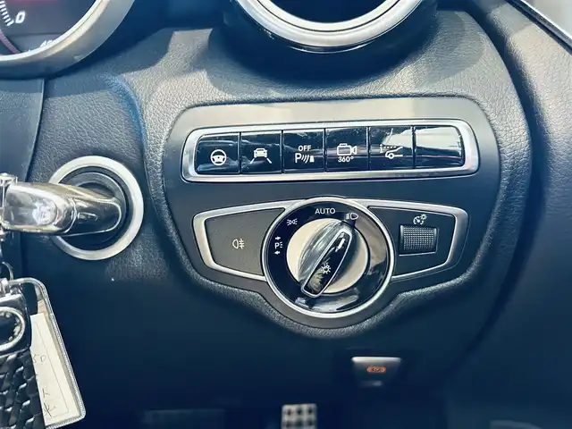 メルセデス・ベンツ ＧＬＣ２５０ 4マチック スポーツ 大阪府 2016(平28)年 6.6万km ポーラホワイト レーダーセーフティ/HUD/ACC/純正ナビ/TV/360度カメラ/純正19インチAW/LEDヘッドライト/電動リアゲート/ブラインドスポット/ルーフレール/パドルシフト/ハーフ革/メモリ付きパワーシート/シートヒーター