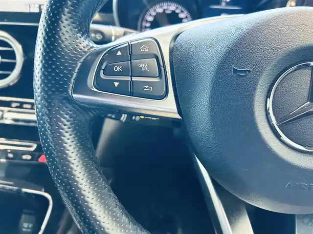 メルセデス・ベンツ ＧＬＣ２５０ 4マチック スポーツ 大阪府 2016(平28)年 6.6万km ポーラホワイト レーダーセーフティ/HUD/ACC/純正ナビ/TV/360度カメラ/純正19インチAW/LEDヘッドライト/電動リアゲート/ブラインドスポット/ルーフレール/パドルシフト/ハーフ革/メモリ付きパワーシート/シートヒーター