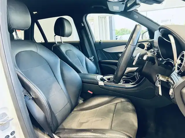 メルセデス・ベンツ ＧＬＣ２５０ 4マチック スポーツ 大阪府 2016(平28)年 6.6万km ポーラホワイト レーダーセーフティ/HUD/ACC/純正ナビ/TV/360度カメラ/純正19インチAW/LEDヘッドライト/電動リアゲート/ブラインドスポット/ルーフレール/パドルシフト/ハーフ革/メモリ付きパワーシート/シートヒーター