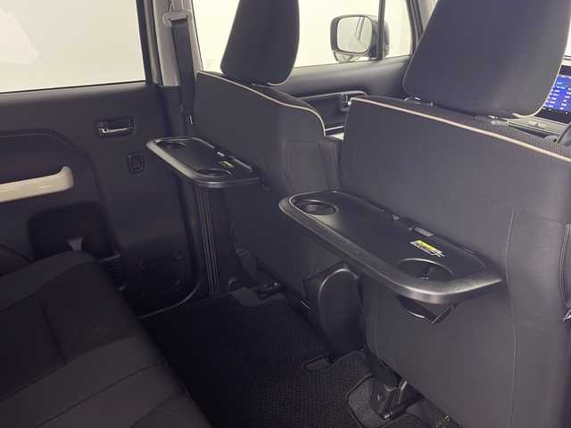 スズキ クロスビー HYBRID MZ 愛知県 2024(令6)年 1.8万km キャラバンアイボリーパールメタリック/ホワイト 2トーンルーフ 純正ナビ【CN-HZ8A5】/全方位カメラ/フルセグTV・Bluetooth・CD・DVD・USB/純正16インチアルミホイール/ＥＴＣ/ドライブレコーダー/SUZUKI Safety Support/デュアルカメラブレーキサポート/後退時ブレーキサポート/衝突被害軽減ブレーキ/誤発進抑制/後方誤発進抑制/車線維持支援/車線逸脱警報/ふらつき警報/アダプティブクルーズコントロール/先行車発進お知らせ/ヒルホールドコントロール/横滑り防止/アイドリングストップ/ハイビームアシスト/LEDヘッドライト/ファブリックシート/前席シートヒーター/革巻きステアリング/パドルシフト/フロアマット/プッシュスタート/スマートキー/スペアキー1本/保証書/取扱説明書・ナビ説明書