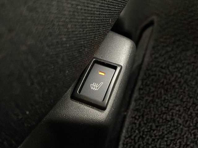 スズキ クロスビー HYBRID MZ 愛知県 2024(令6)年 1.8万km キャラバンアイボリーパールメタリック/ホワイト 2トーンルーフ 純正ナビ【CN-HZ8A5】/全方位カメラ/フルセグTV・Bluetooth・CD・DVD・USB/純正16インチアルミホイール/ＥＴＣ/ドライブレコーダー/SUZUKI Safety Support/デュアルカメラブレーキサポート/後退時ブレーキサポート/衝突被害軽減ブレーキ/誤発進抑制/後方誤発進抑制/車線維持支援/車線逸脱警報/ふらつき警報/アダプティブクルーズコントロール/先行車発進お知らせ/ヒルホールドコントロール/横滑り防止/アイドリングストップ/ハイビームアシスト/LEDヘッドライト/ファブリックシート/前席シートヒーター/革巻きステアリング/パドルシフト/フロアマット/プッシュスタート/スマートキー/スペアキー1本/保証書/取扱説明書・ナビ説明書