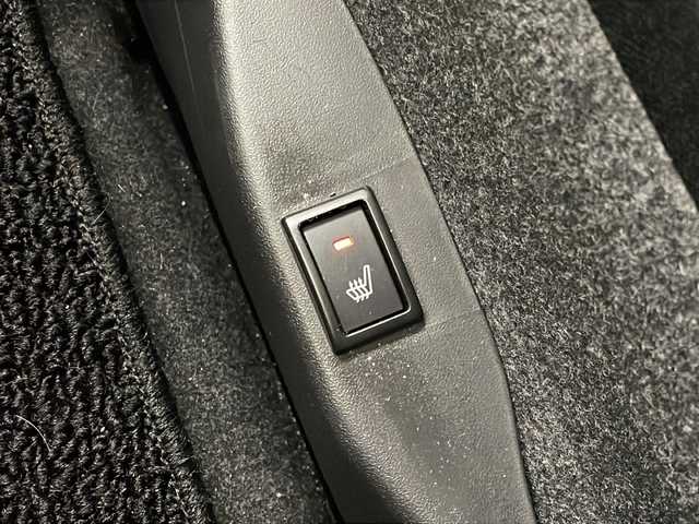 スズキ クロスビー HYBRID MZ 愛知県 2024(令6)年 1.8万km キャラバンアイボリーパールメタリック/ホワイト 2トーンルーフ 純正ナビ【CN-HZ8A5】/全方位カメラ/フルセグTV・Bluetooth・CD・DVD・USB/純正16インチアルミホイール/ＥＴＣ/ドライブレコーダー/SUZUKI Safety Support/デュアルカメラブレーキサポート/後退時ブレーキサポート/衝突被害軽減ブレーキ/誤発進抑制/後方誤発進抑制/車線維持支援/車線逸脱警報/ふらつき警報/アダプティブクルーズコントロール/先行車発進お知らせ/ヒルホールドコントロール/横滑り防止/アイドリングストップ/ハイビームアシスト/LEDヘッドライト/ファブリックシート/前席シートヒーター/革巻きステアリング/パドルシフト/フロアマット/プッシュスタート/スマートキー/スペアキー1本/保証書/取扱説明書・ナビ説明書