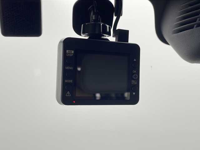 スズキ クロスビー HYBRID MZ 愛知県 2024(令6)年 1.8万km キャラバンアイボリーパールメタリック/ホワイト 2トーンルーフ 純正ナビ【CN-HZ8A5】/全方位カメラ/フルセグTV・Bluetooth・CD・DVD・USB/純正16インチアルミホイール/ＥＴＣ/ドライブレコーダー/SUZUKI Safety Support/デュアルカメラブレーキサポート/後退時ブレーキサポート/衝突被害軽減ブレーキ/誤発進抑制/後方誤発進抑制/車線維持支援/車線逸脱警報/ふらつき警報/アダプティブクルーズコントロール/先行車発進お知らせ/ヒルホールドコントロール/横滑り防止/アイドリングストップ/ハイビームアシスト/LEDヘッドライト/ファブリックシート/前席シートヒーター/革巻きステアリング/パドルシフト/フロアマット/プッシュスタート/スマートキー/スペアキー1本/保証書/取扱説明書・ナビ説明書