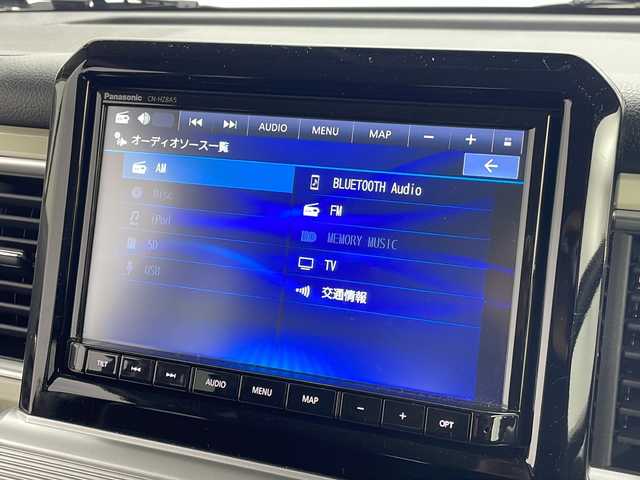 スズキ クロスビー HYBRID MZ 愛知県 2024(令6)年 1.8万km キャラバンアイボリーパールメタリック/ホワイト 2トーンルーフ 純正ナビ【CN-HZ8A5】/全方位カメラ/フルセグTV・Bluetooth・CD・DVD・USB/純正16インチアルミホイール/ＥＴＣ/ドライブレコーダー/SUZUKI Safety Support/デュアルカメラブレーキサポート/後退時ブレーキサポート/衝突被害軽減ブレーキ/誤発進抑制/後方誤発進抑制/車線維持支援/車線逸脱警報/ふらつき警報/アダプティブクルーズコントロール/先行車発進お知らせ/ヒルホールドコントロール/横滑り防止/アイドリングストップ/ハイビームアシスト/LEDヘッドライト/ファブリックシート/前席シートヒーター/革巻きステアリング/パドルシフト/フロアマット/プッシュスタート/スマートキー/スペアキー1本/保証書/取扱説明書・ナビ説明書