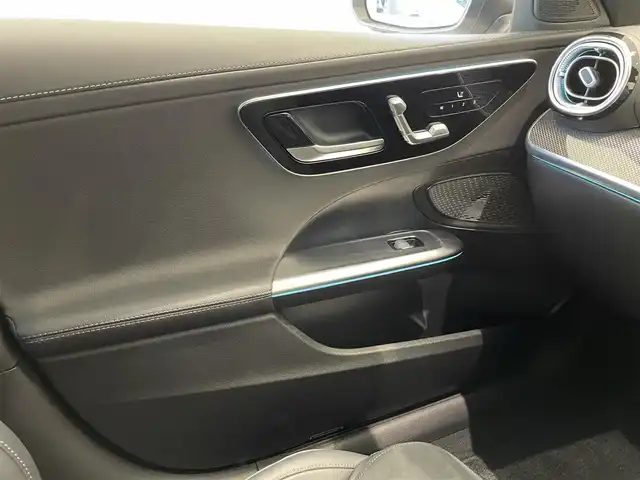 メルセデス・ベンツ Ｍ・ベンツ Ｃ２２０ｄ アバンギャルド　AMGライン 福岡県 2022(令4)年 1.9万km パール ナビ　/３６０°カメラ　/フルセグ　/デジタルＬＥＤ　/アンビエントライト　/ハーフレザー　/シートヒーター　/パワーシート　/パワートランク　/ＡＣＣ　/ステアリングアシスト　/ＢＳＭ　/スマートキー　/純正１８ｉｎｃｈＡＷ