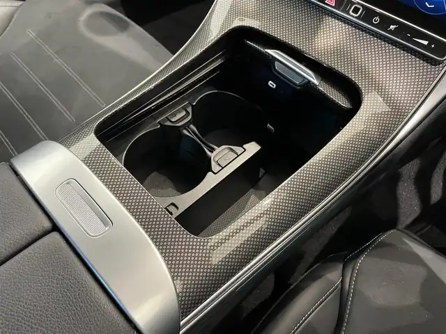 メルセデス・ベンツ Ｍ・ベンツ Ｃ２２０ｄ アバンギャルド　AMGライン 福岡県 2022(令4)年 1.9万km パール ナビ　/３６０°カメラ　/フルセグ　/デジタルＬＥＤ　/アンビエントライト　/ハーフレザー　/シートヒーター　/パワーシート　/パワートランク　/ＡＣＣ　/ステアリングアシスト　/ＢＳＭ　/スマートキー　/純正１８ｉｎｃｈＡＷ