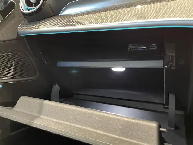 メルセデス・ベンツ Ｍ・ベンツ Ｃ２２０ｄ アバンギャルド　AMGライン 福岡県 2022(令4)年 1.9万km パール ナビ　/３６０°カメラ　/フルセグ　/デジタルＬＥＤ　/アンビエントライト　/ハーフレザー　/シートヒーター　/パワーシート　/パワートランク　/ＡＣＣ　/ステアリングアシスト　/ＢＳＭ　/スマートキー　/純正１８ｉｎｃｈＡＷ