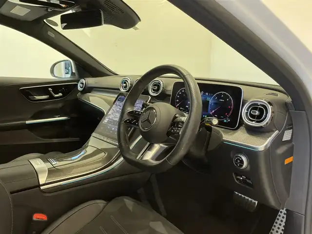 メルセデス・ベンツ Ｍ・ベンツ Ｃ２２０ｄ アバンギャルド　AMGライン 福岡県 2022(令4)年 1.9万km パール ナビ　/３６０°カメラ　/フルセグ　/デジタルＬＥＤ　/アンビエントライト　/ハーフレザー　/シートヒーター　/パワーシート　/パワートランク　/ＡＣＣ　/ステアリングアシスト　/ＢＳＭ　/スマートキー　/純正１８ｉｎｃｈＡＷ