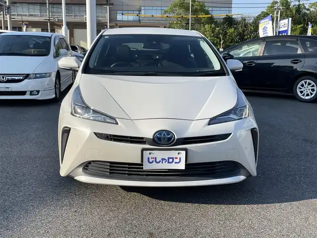 トヨタ プリウス S 愛知県 2019(令1)年 7.2万km ホワイトパールクリスタルシャイン (株)IDOMが運営する【じしゃロン名古屋鳴海店】の自社ローン専用車両になりますこちらは現金またはオートローンご利用時の価格です。自社ローンご希望の方は別途その旨お申付け下さい/スマートキー/社外ナビ/バックカメラ/ETC