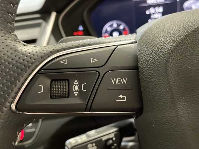 アウディ Ｑ５ Sライン コンペティション 新潟県 2020(令2)年 4.7万km グレイシアホワイトメタリック SLineパッケージ/・S line バンパー/・ スポーツサスペンション/・ S line エクステリアロゴ/・ ドアシルトリムS lineロゴ/アシスタンスパッケージ/・ アウディプレセンスリヤ/・ アウディサイドアシスト/・ バーチャルコックピット/マトリクスLEDヘッドライトパッケージ/・マトリクスLEDヘッドライト／/ ダイナミックターンインディケーター/・ ヘッドライトウォッシャー/シートヒーター/レーダークルーズコントロール/バーチャルコックピット/電動リアゲート/パワーシート（D席/N席）/Bluetooth接続/TV視聴可能/ETC2.0/全周囲バックカメラ