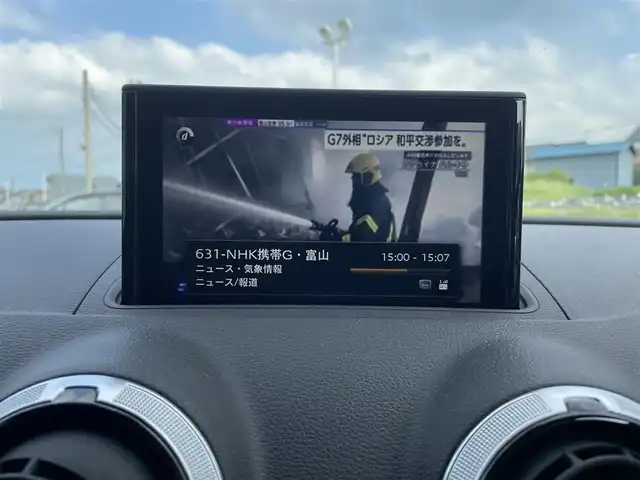 アウディ Ａ３ SB 30TFSI スポーツ 富山県 2020(令2)年 2.8万km 白 メーカーナビ／/フルセグＴＶ／/Ｂｌｕｅｔｏｏｔｈ／/ＤＶＤ再生／/スマートキー／/クルーズコントロール／/プッシュスタートエンジン／/コーナーセンサー／/パドルシフト／/ハーフレザー／/ビルトインＥＴＣ／/保証書//スマートキー