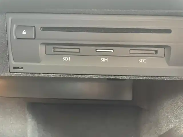 アウディ Ａ３ SB 30TFSI スポーツ 富山県 2020(令2)年 2.8万km 白 メーカーナビ／/フルセグＴＶ／/Ｂｌｕｅｔｏｏｔｈ／/ＤＶＤ再生／/スマートキー／/クルーズコントロール／/プッシュスタートエンジン／/コーナーセンサー／/パドルシフト／/ハーフレザー／/ビルトインＥＴＣ／/保証書//スマートキー