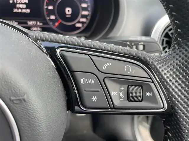 アウディ Ａ３ SB 30TFSI スポーツ 富山県 2020(令2)年 2.8万km 白 メーカーナビ／/フルセグＴＶ／/Ｂｌｕｅｔｏｏｔｈ／/ＤＶＤ再生／/スマートキー／/クルーズコントロール／/プッシュスタートエンジン／/コーナーセンサー／/パドルシフト／/ハーフレザー／/ビルトインＥＴＣ／/保証書//スマートキー