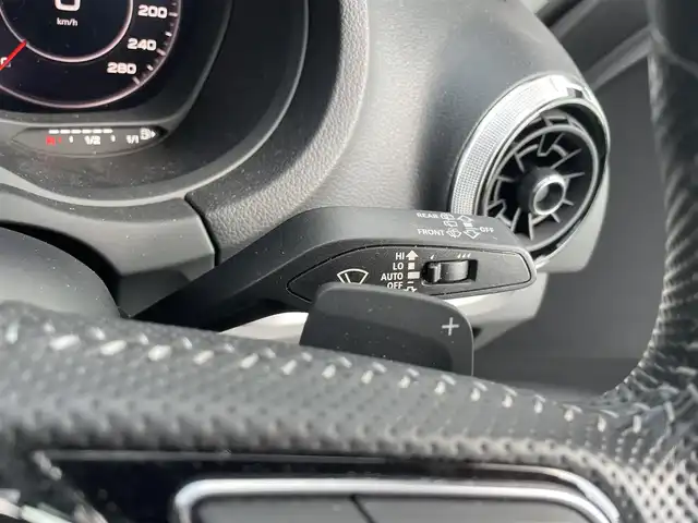 アウディ Ａ３ SB 30TFSI スポーツ 富山県 2020(令2)年 2.8万km 白 メーカーナビ／/フルセグＴＶ／/Ｂｌｕｅｔｏｏｔｈ／/ＤＶＤ再生／/スマートキー／/クルーズコントロール／/プッシュスタートエンジン／/コーナーセンサー／/パドルシフト／/ハーフレザー／/ビルトインＥＴＣ／/保証書//スマートキー